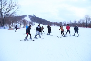 体育教育系滑雪课
